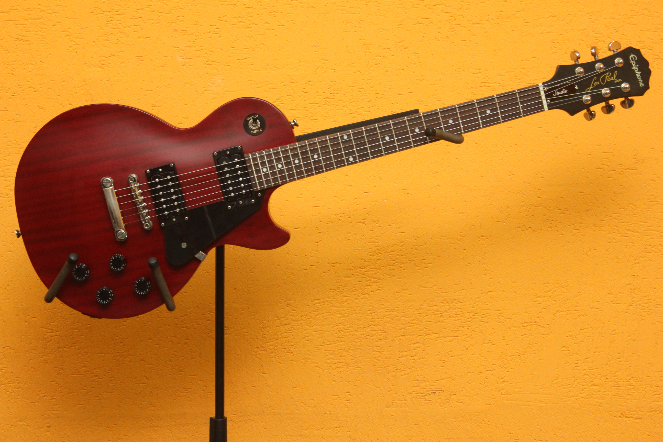 Epiphone les paul studio. Epiphone les Paul Cherry. Epiphone les Paul Studio worn Cherry Ch HDWE. Epiphone LP Studio.