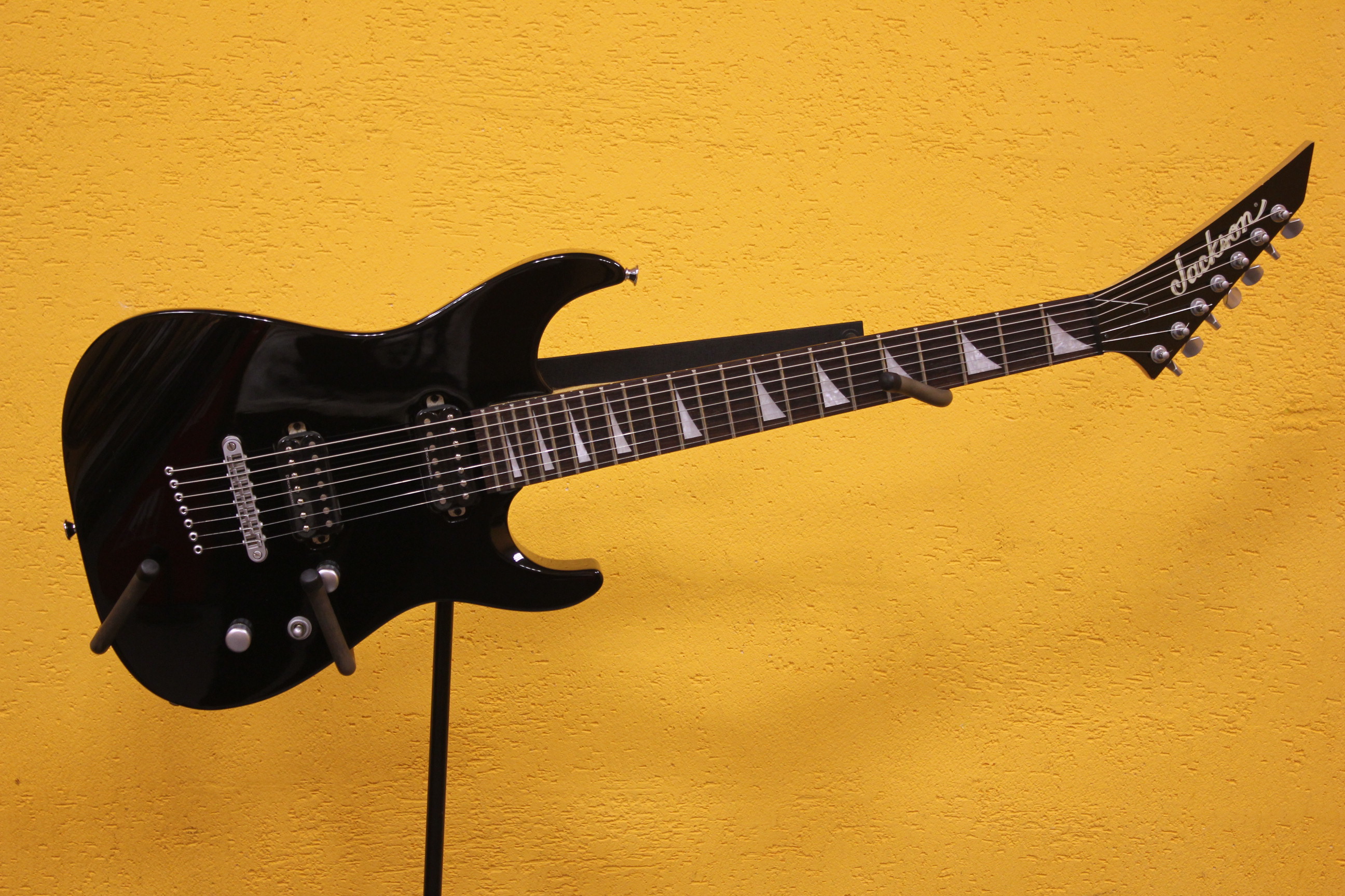 Jackson 7 string. Джексон ванг. Washburn x-series 7 string. Jackson soloist 7 string. Jackson js 11 dinky red.