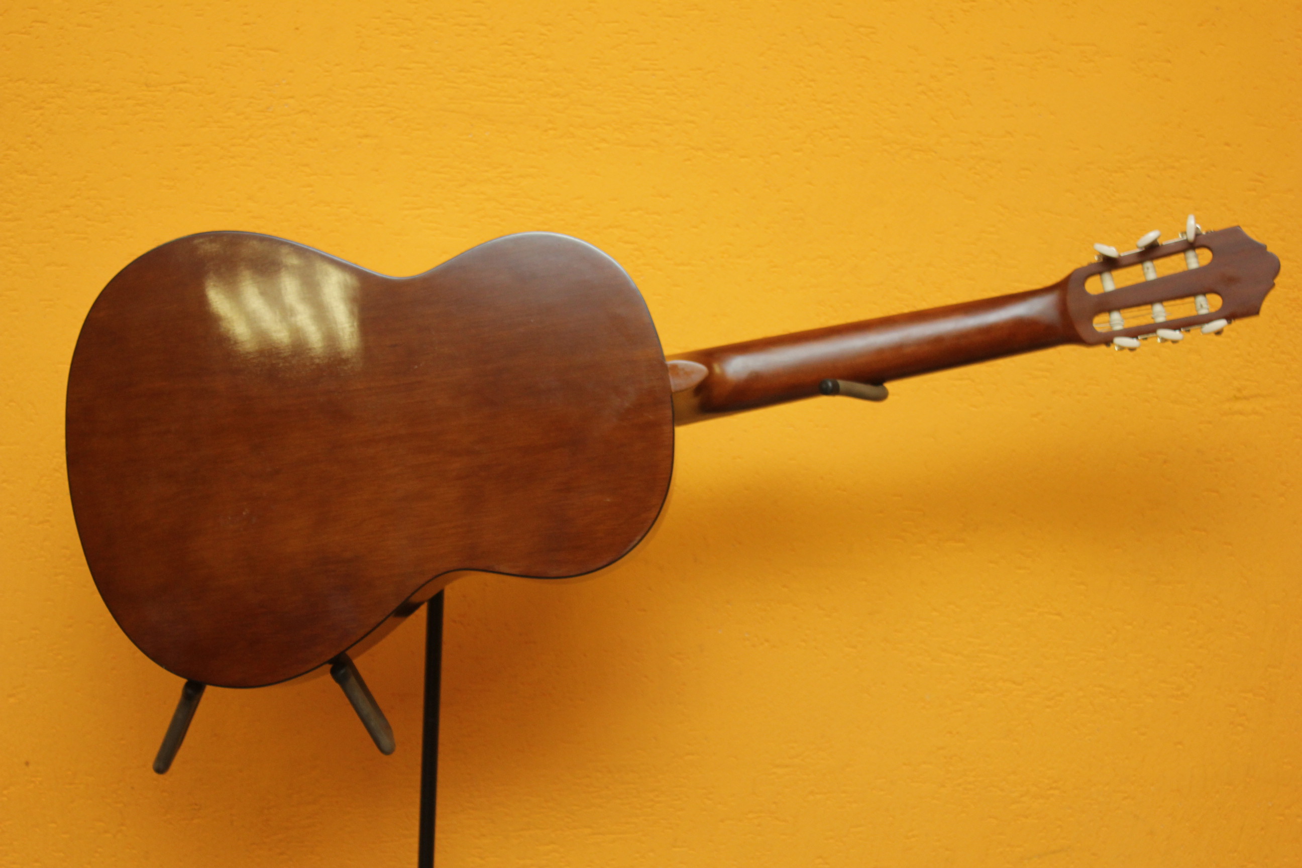Yamaha C-40 - Муз-Комиссионка