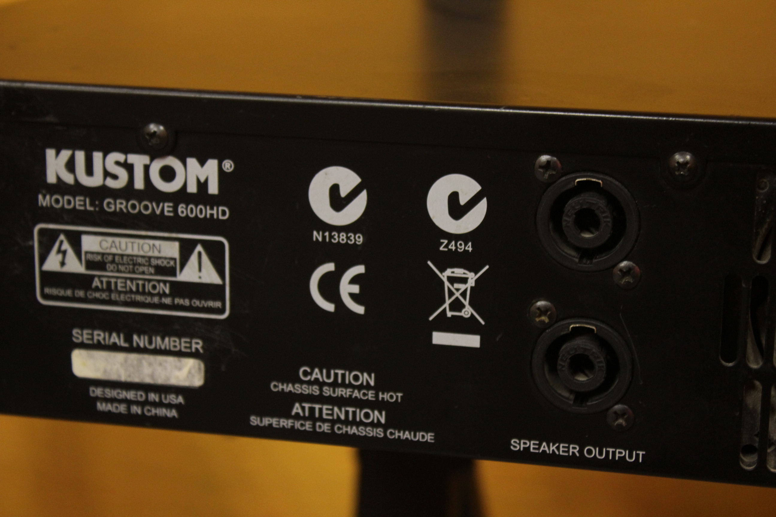 Kustom Groove 600HD Bass Head - Муз-Комиссионка