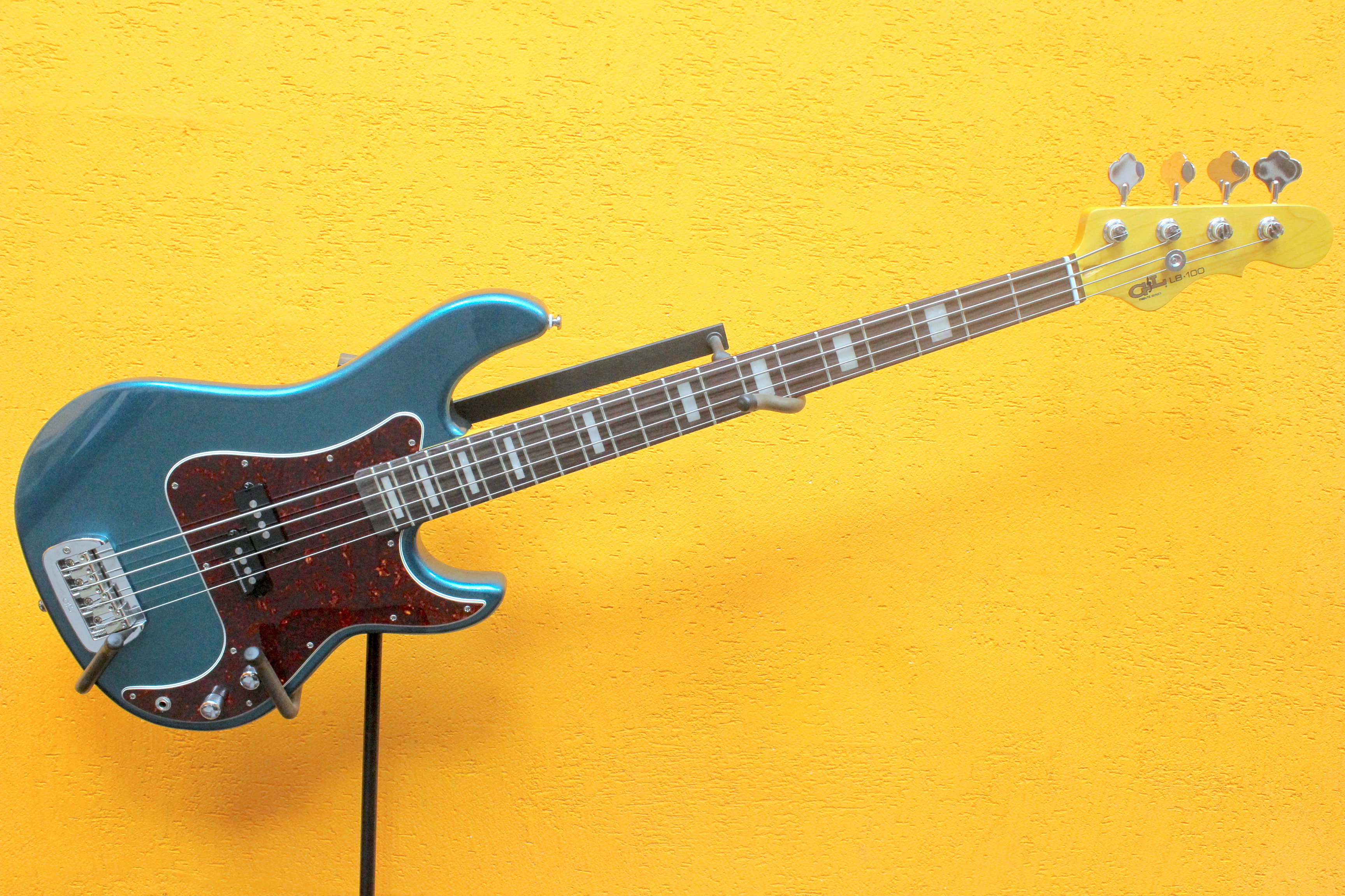 N l lb. Precision Bass. Precision Bass с наклейкой. Precision Bass с наклейкой на корпусе. Декаль Precision Bass